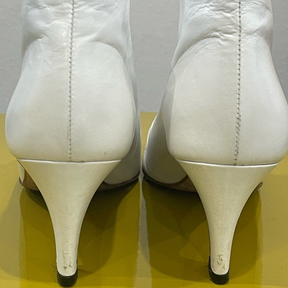 Pre loved , Vintage Donna Karan white leather booties! - Picture 6 of 7